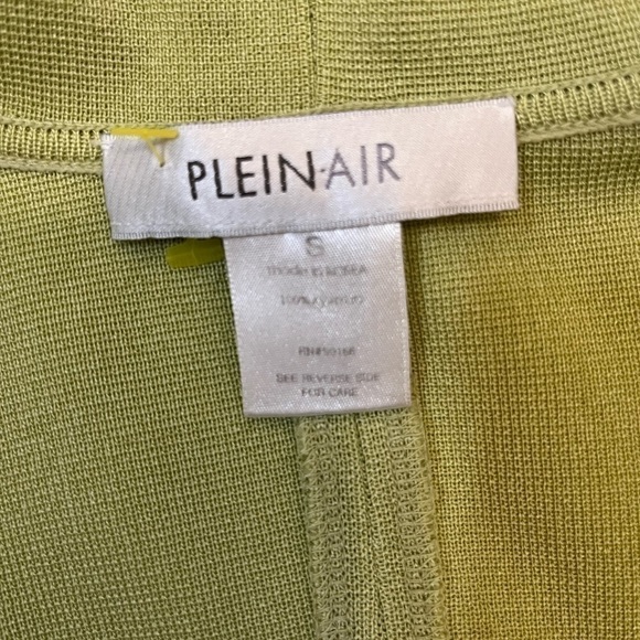 𝅺PLEIN Air Green Jacket with rhinestone button. - Picture 12 of 12
